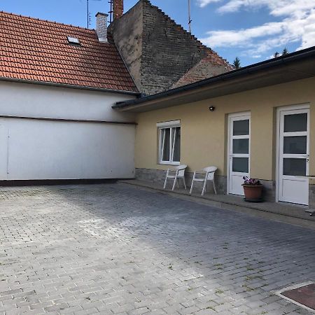 Avas Apartman Мишкольц Экстерьер фото